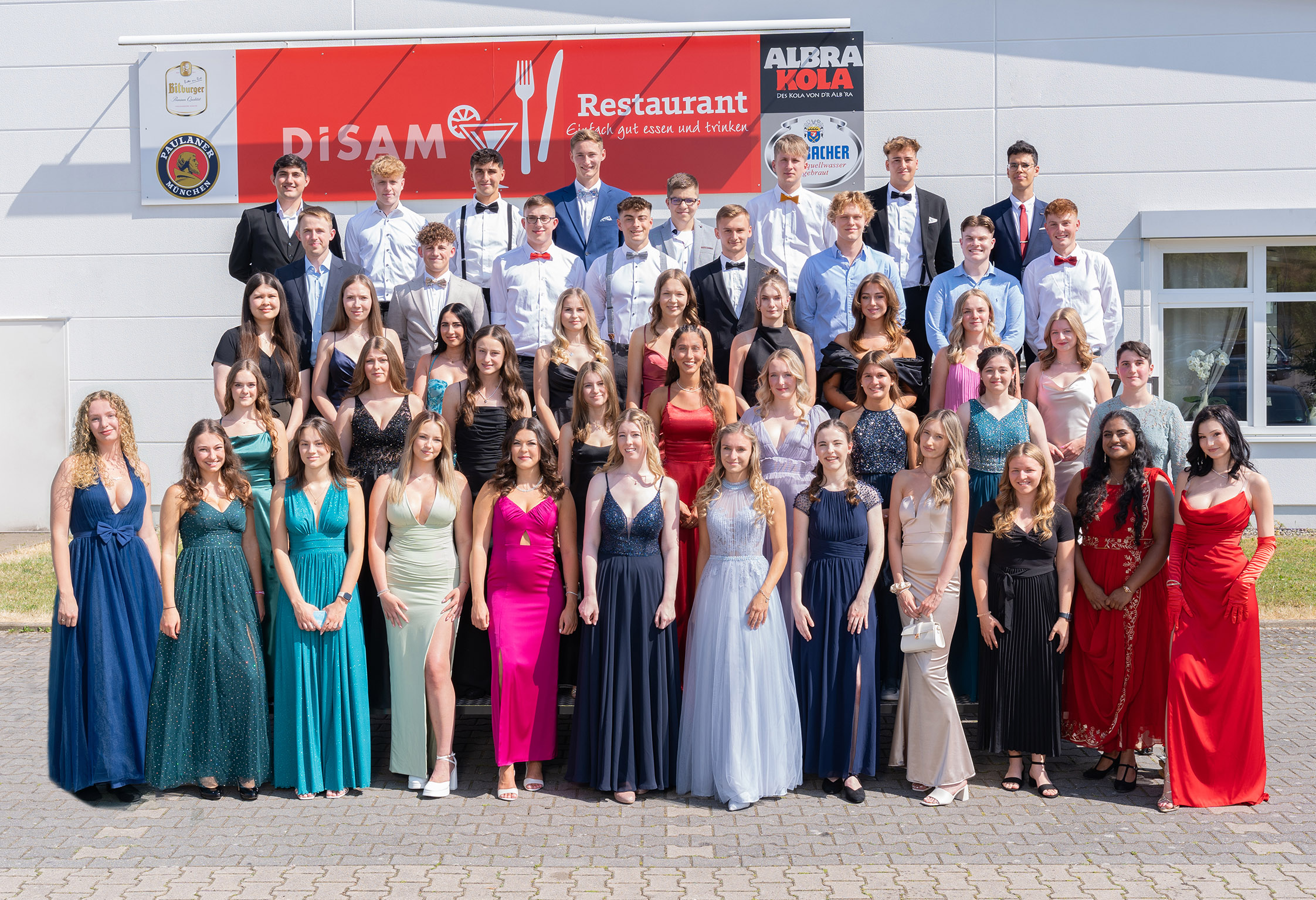 Die Abiturientinnen und Abiturienten Foto: Fotostudio Schweizer
