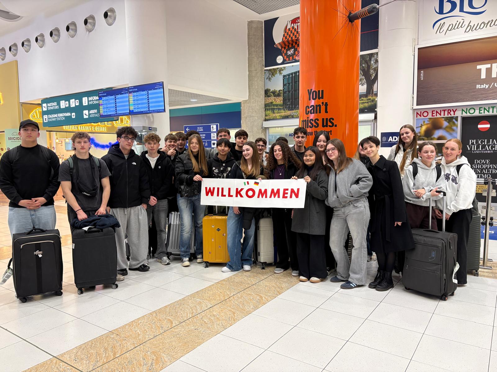 Bari Flughafen Ankunft